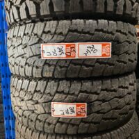 2 pneu(s) ÉTÉ usagé(s) Toyo LT285/70R17 10E 10/32 et 12/32