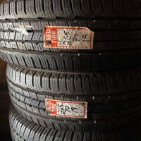 2 pneu(s) ÉTÉ usagé(s) Nokian  LT265/70R18 10E 14/32   Van centre