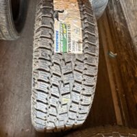 1 pneu(s) ÉTÉ usagé(s) Toyo 265/65R18  13/32   Van centre