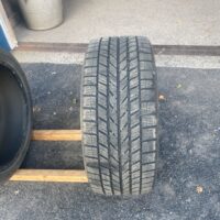 1 pneu(s) HIVER usagé(s) Toyo 245/40R19  10/32   Ent2