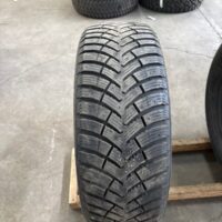 1 pneu(s) HIVER usagé(s) Nexen 245/60R18  10/32   .