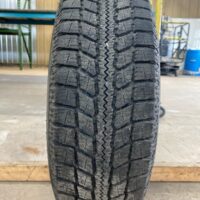 1 pneu(s) HIVER usagé(s) Nitto 175/65R15  10/32