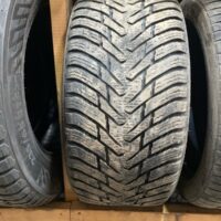 1 pneu(s) HIVER usagé(s) Nokian 255/40R18  8/32