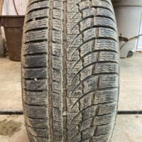 1 pneu(s) HIVER usagé(s) Nokian 215/55R16  9/32