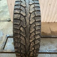 1 pneu(s) HIVER usagé(s) Hankook  LT245/75R17 10E 7/32