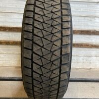 1 pneu(s) HIVER usagé(s) Bridgestone 235/65R17  9/32