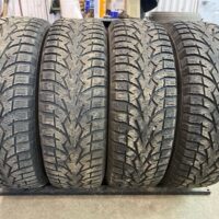 4 pneu(s) HIVER usagé(s) Toyo 215/70R16  6/32 et 7/32   Cracking léger