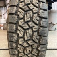 1 pneu(s) HOMOLOGUÉ usagé(s) Toyo LT285/55R22 10E 15/32