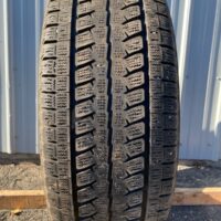 1 pneu(s) HIVER usagé(s) Bridgestone  LT275/65R18 10E 9/32