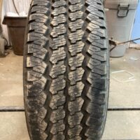 1 pneu(s) ÉTÉ usagé(s) Bridgestone  LT275/70R18 10E 14/32   Take-off/ Dueler A / T