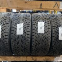 4 pneu(s) HIVER usagé(s) Nokian 245/40R20  8/32