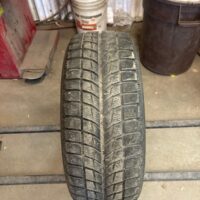 1 pneu(s) HIVER usagé(s) Bridgestone 235/55R18  7/32  runflat(s)