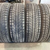 4 pneu(s) HIVER usagé(s) Yokohama 215/70R16  9/32 et 10/32