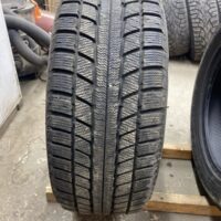 1 pneu(s) HIVER usagé(s) Triangle 235/55R17  10/32