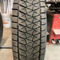 1 pneu(s) HIVER usagé(s) Bridgestone 245/75R16  11/32