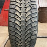 1 pneu(s) HIVER usagé(s) Maxtrek 225/45R18  7/32 clouté(s)