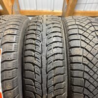 1 pneu(s) HIVER usagé(s) Uniroyal 175/65R15  12/32