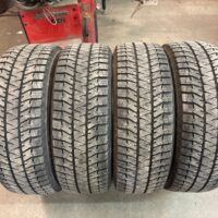 4 pneu(s) HIVER usagé(s) Bridgestone 215/65R16  11/32