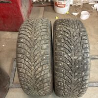 2 pneu(s) HIVER usagé(s) Nokian 205/55R16  10/32 clouté(s)