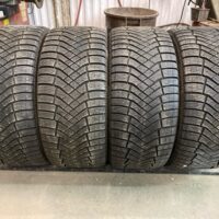 4 pneu(s) HIVER usagé(s) Pirelli 245/40R18  9/32 et 10/32