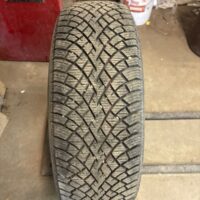 1 pneu(s) HIVER usagé(s) Nokian 235/65R18  11/32