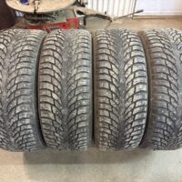 4 pneu(s) HIVER usagé(s) Nokian 275/55R20  8/32 et 9/32 clouté(s)