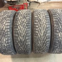 4 pneu(s) HIVER usagé(s) Nokian 245/75R16  6/32 et 7/32 clouté(s)