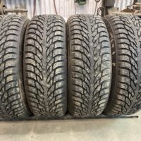 4 pneu(s) HIVER usagé(s) Nokian 225/60R18  11/32 clouté(s)  Presque neuf