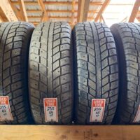 4 pneu(s) HIVER usagé(s) Kingstar 235/65R17  8/32 clouté(s)