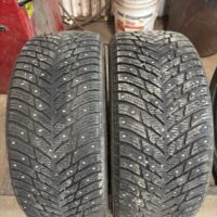 2 pneu(s) HIVER usagé(s) Nokian 235/45R18  8/32 clouté(s)
