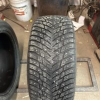 1 pneu(s) HIVER usagé(s) Nokian 235/45R18  9/32 clouté(s)