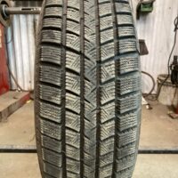 1 pneu(s) HIVER usagé(s) Goodyear 235/65R17  10/32