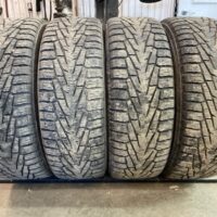 4 pneu(s) HIVER usagé(s) Nokian 265/70R17  9/32 clouté(s)