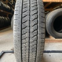 1 pneu(s) HIVER usagé(s) Bridgestone 265/70R17  12/32