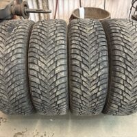 4 pneu(s) HIVER usagé(s) Nokian 265/70R17  10/32 clouté(s)