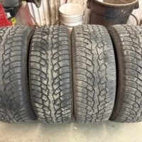 4 pneu(s) HIVER usagé(s) Nokian  LT235/65R16 10E 8/32 et 9/32