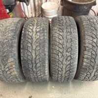 4 pneu(s) HIVER usagé(s) Nokian  LT235/65R16 10E 8/32 et 10/32